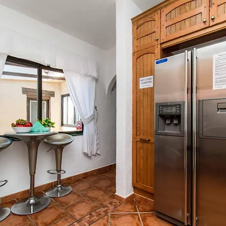 Isabel Sol * Costa Adeje (Tenerife)