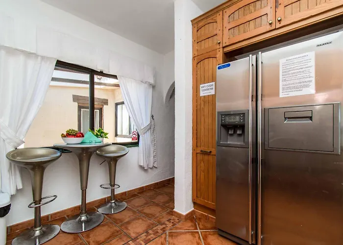 Isabel Sol * Costa Adeje (Tenerife)