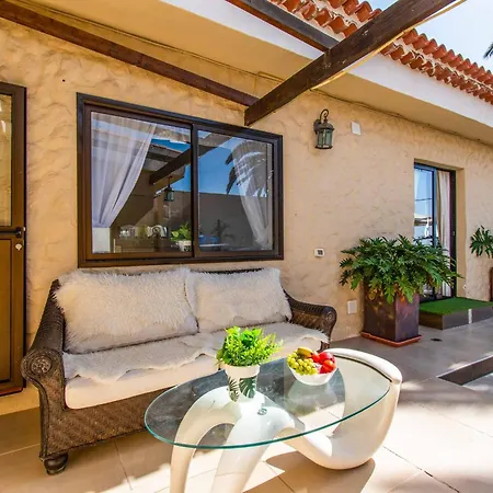 Isabel Sol * Costa Adeje (Tenerife)